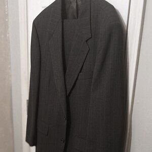 Evan-Picone Men 2 Piece Gray Pinstripped Suit   44L